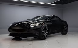 Noir Aston Martin DB11 en location à Abu-Dhabi