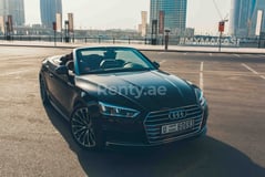 Черный Audi A5 Cabriolet в аренду в Abu-Dhabi