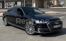 Schwarz Audi A8 zur Miete in Abu-Dhabi