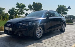 أسود Audi A3 للإيجار في Dubai