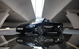 Black Audi R8 V10 Spyder for rent in Dubai