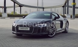 أسود Audi R8 V10 للإيجار في Abu-Dhabi