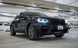 أسود 2020 BMW X4 with X4M Body Kit للإيجار في Abu-Dhabi