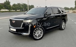 在Sharjah租赁黑色 ZZZ Cadillac Escalade