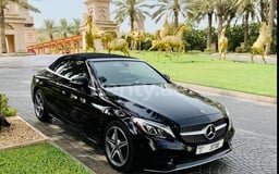 Черный Mercedes C Class в аренду в Abu-Dhabi