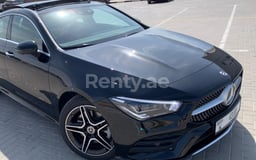 Schwarz Mercedes CLA zur Miete in Sharjah