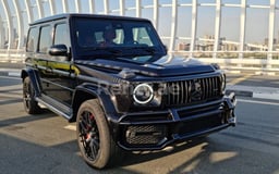 Schwarz Mercedes G63 AMG zur Miete in Abu-Dhabi