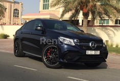 Negro Mercedes GLE 63AMG en alquiler en Dubai