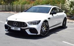 Blanco Mercedes GT 63 S 4MATIC en alquiler en Sharjah