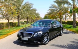 أسود Mercedes S Class للإيجار في Sharjah