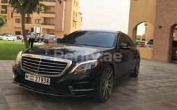 أسود Mercedes S Class للإيجار في Abu-Dhabi