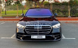 Black Mercedes S500 Class for rent in Dubai