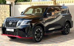 在Abu-Dhabi租赁黑色 Nissan Patrol NISMO