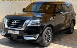 Black Nissan Patrol V8 four wheel drive for rent in Abu-Dhabi