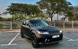 Schwarz Range Rover Sport Dynamic zur Miete in Abu-Dhabi