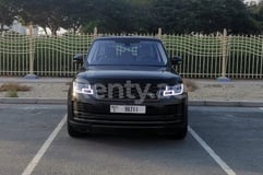 Black Range Rover Vogue for rent in Abu-Dhabi