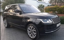 أسود Range Rover Vogue Supercharged للإيجار في Abu-Dhabi