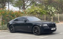 Negro Rolls Royce Wraith Black Badge en alquiler en Sharjah