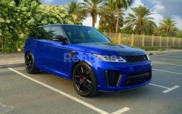 أزرق Range Rover Sport SVR للإيجار في Dubai