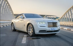 أبيض Rolls Royce Dawn, Exclusive 3-color interior للإيجار في Sharjah