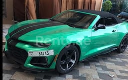 Grün Chevrolet Camaro zur Miete in Dubai