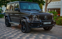 Зеленый Mercedes G class в аренду в Sharjah