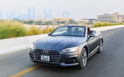 اللون الرمادي Audi A5 2.0T Quattro Convertible للإيجار في Abu-Dhabi