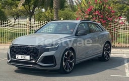 اللون الرمادي Audi QRS8 للإيجار في Sharjah