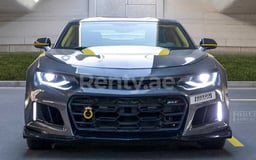 اللون الرمادي Chevrolet Camaro للإيجار في Abu-Dhabi