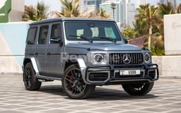 Gris Mercedes G63 AMG en alquiler en Dubai