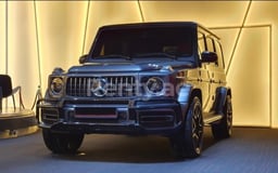 Grise Mercedes G class en location à Abu-Dhabi