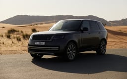 اللون الرمادي Range Rover Vogue HSE للإيجار في Abu-Dhabi