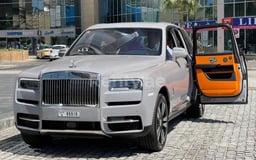 Grey Rolls Royce Cullinan for rent in Abu-Dhabi