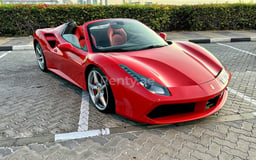 أحمر Ferrari 488 Spyder للإيجار في Sharjah