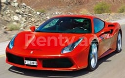 rojo Ferrari 488 GTB en alquiler en Abu-Dhabi