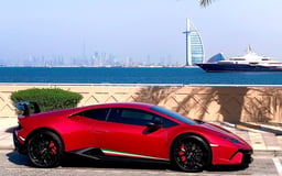 rojo Lamborghini Huracan Performante en alquiler en Sharjah