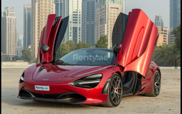 在Dubai租赁红色 McLaren 720 S Spyder