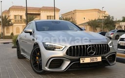 Silber-Grau Mercedes AMG GT63s zur Miete in Abu-Dhabi