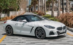 在Dubai租赁白色 BMW Z4 cabrio