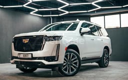 Blanco Cadillac Escalade en alquiler en Sharjah