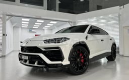 أبيض Lamborghini Urus للإيجار في Abu-Dhabi