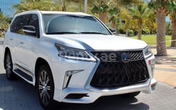 Weiß Lexus LX 570 Signature zur Miete in Dubai