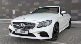 在Abu-Dhabi租赁白色 Mercedes C200 Convertible