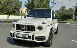 أبيض Mercedes G 63 Night Packge للإيجار في Abu-Dhabi