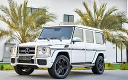 أبيض Mercedes G63 AMG للإيجار في Abu-Dhabi