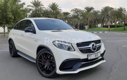 Weiß Mercedes GLE 63 S zur Miete in Sharjah