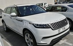 Blanc Range Rover Velar en location à Dubai