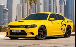 Giallo Dodge Charger R/T in affitto a Abu-Dhabi