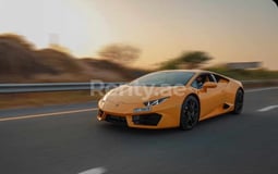 Gelb Lamborghini Huracan zur Miete in Dubai