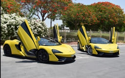 Amarillo McLaren 570S Spider en alquiler en Abu-Dhabi